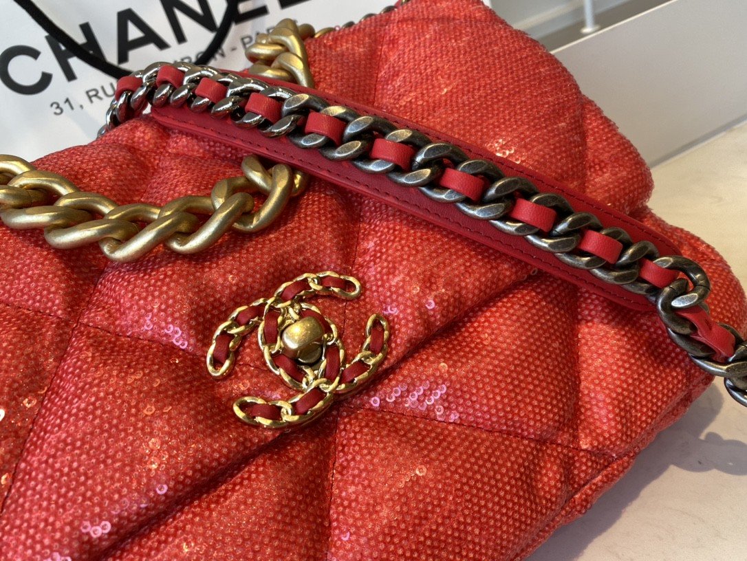 CHL 19 Flap Bag Gold Hardware Red For Women, Women’s Handbags, Shoulder Bags 10.2in/26cm AS1160