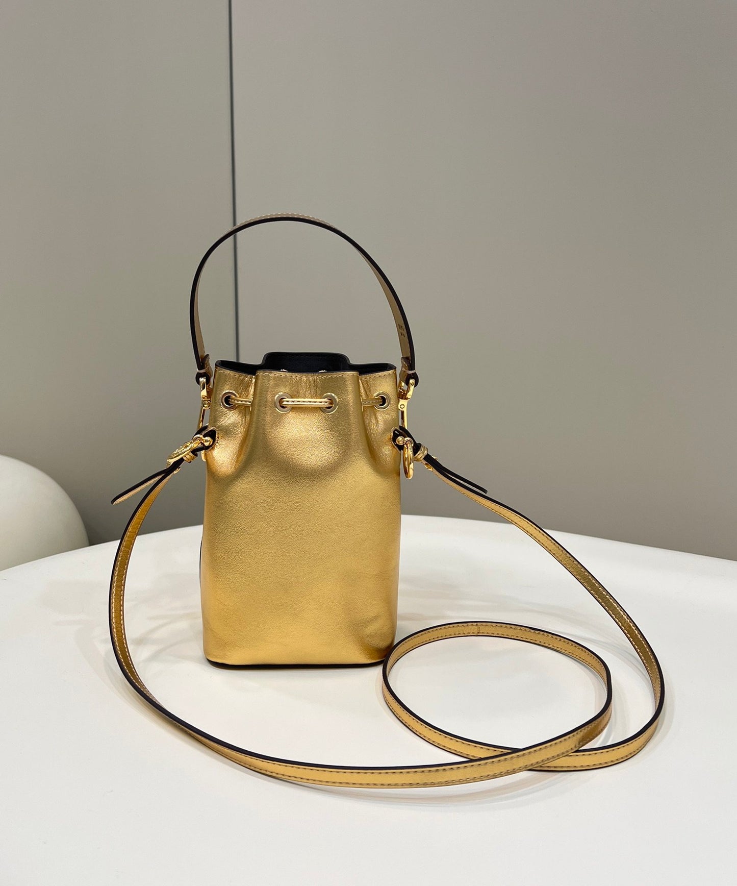 FI Mon Tresor Gold For Women, Women’s Handbags, Shoulder And Crossbody Bags 7in/18cm FF 8BS010AK61F1GNN