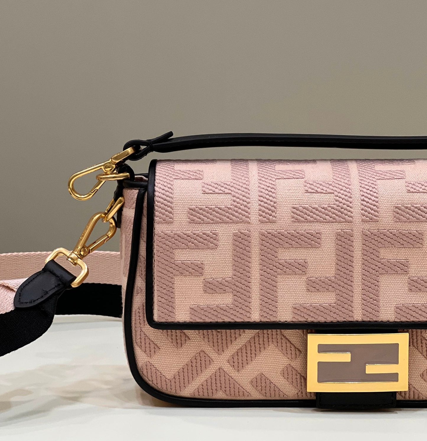 FI Baguette Light Pink For Women, Women’ Handbags, Shoulder And Crossbody Bags 10.6in/27cm FF 8BR600