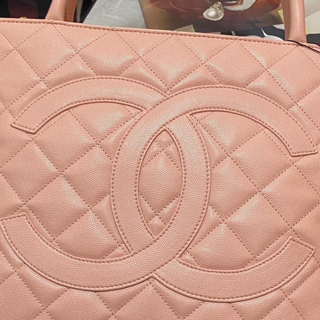 ChanelMedallion Tote Gold Hardware Caviar PiNike For Women, Women’s Handbags, Shoulder Bags 15.6in/32cm