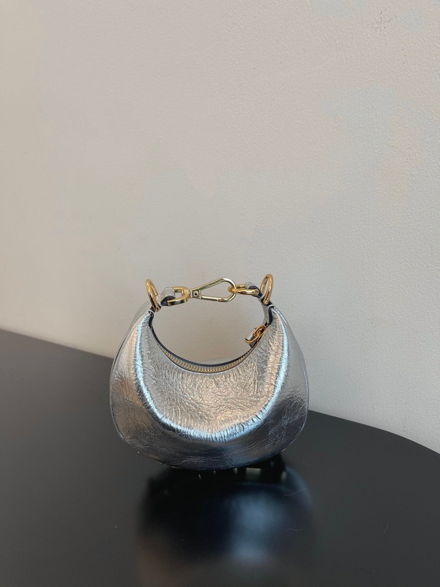 FI Nano FIgraphy Silver For Women, Women’s Handbags 6.7in/17cm FF 7AS089AISPF1HIC