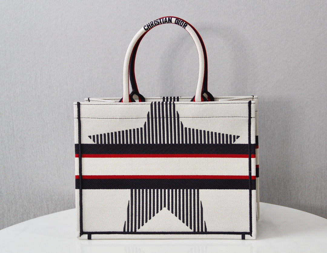 DI Medium Book Tote White, For Women, Women’s Handbags 14in/36cm CD