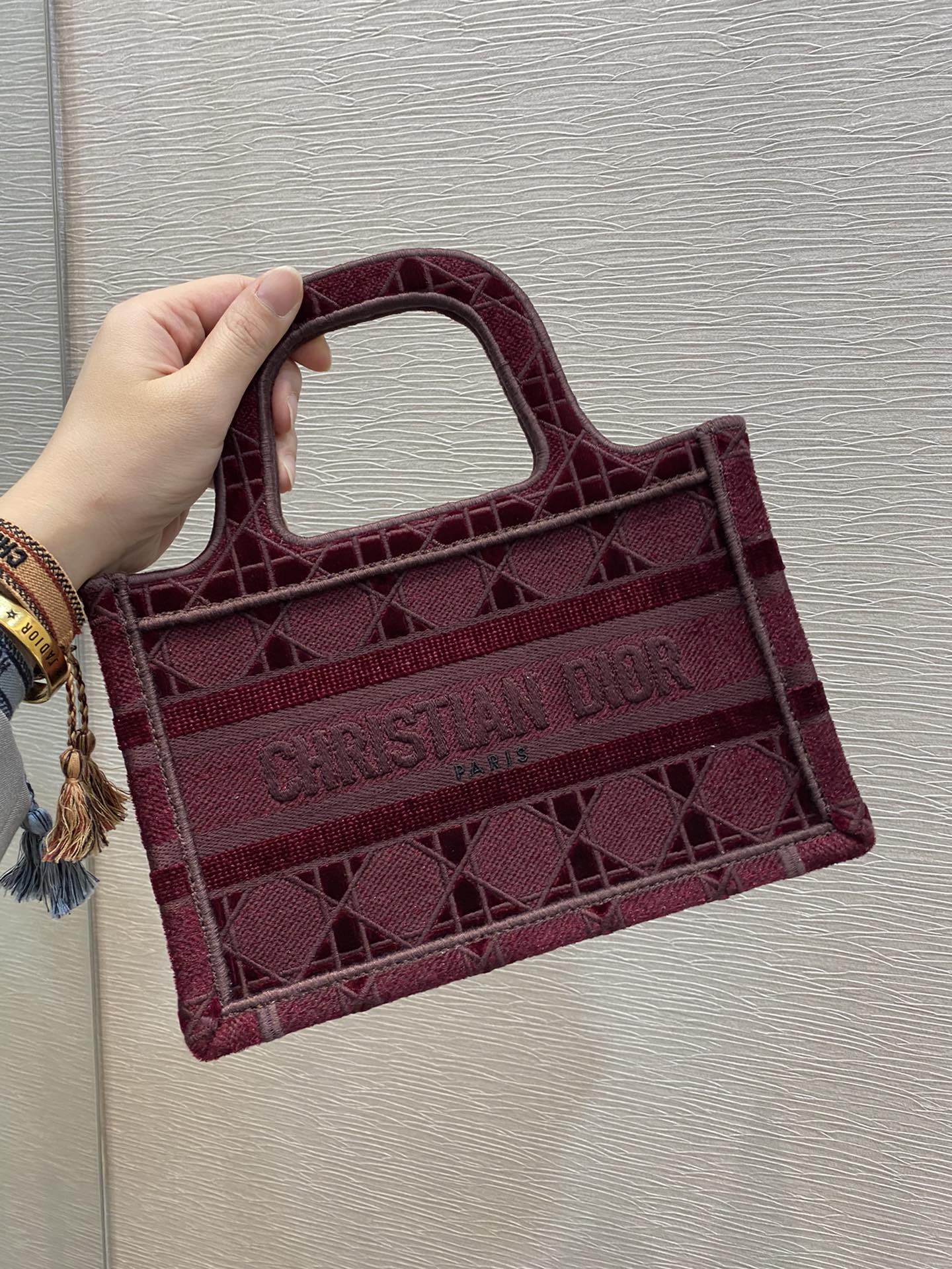 DI Mini Book Tote Red Embroidery Red For Women Women’s Handbag 9in/23cm CD