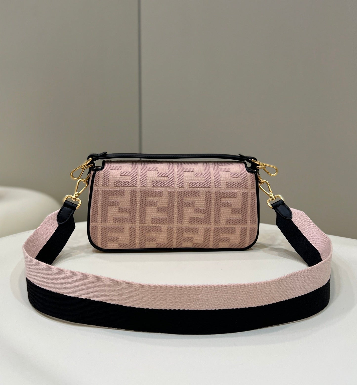 FI Baguette Light Pink For Women, Women’ Handbags, Shoulder And Crossbody Bags 10.6in/27cm FF 8BR600