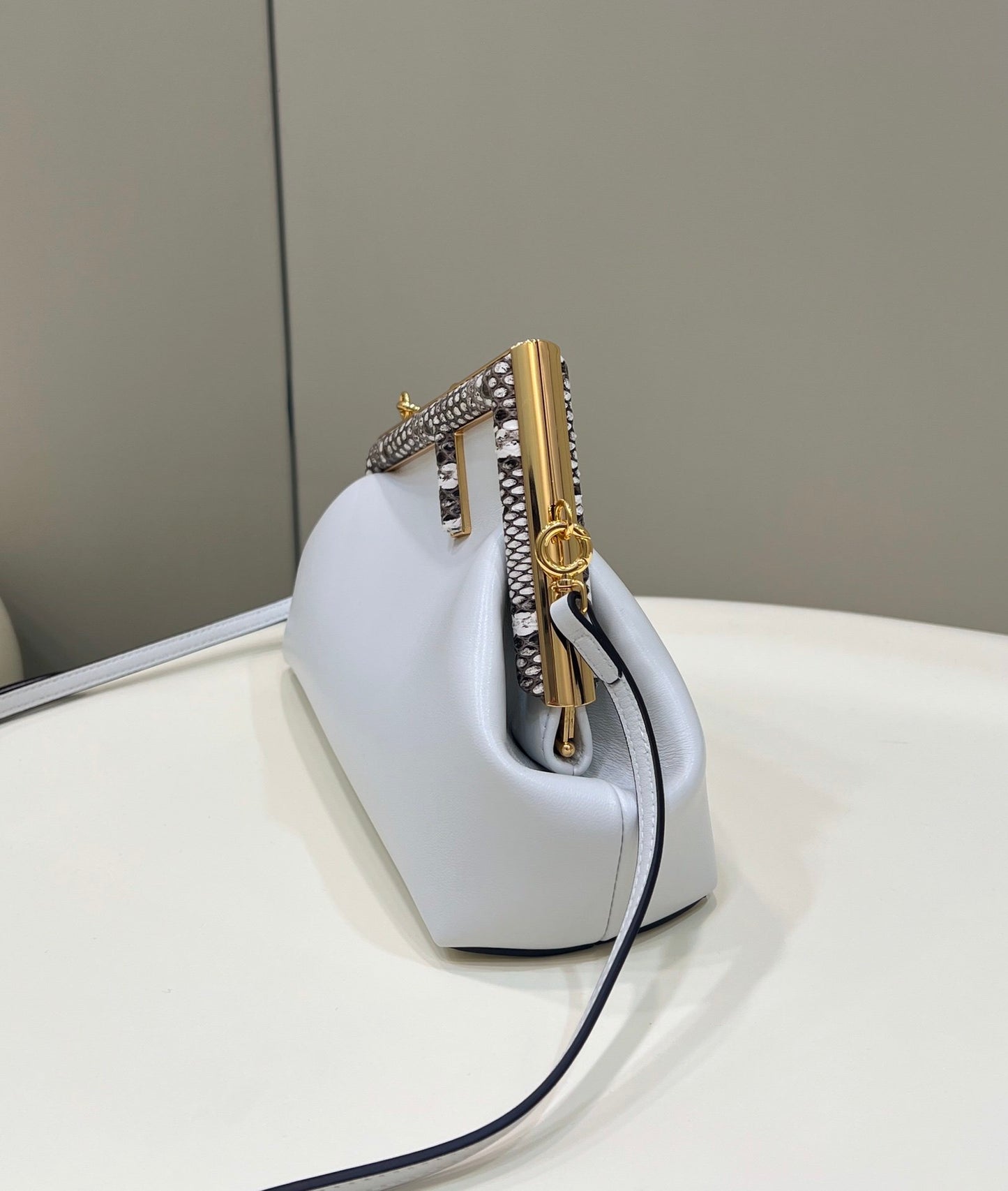 FI First Small White For Women, Women’s HandBags, Shoulder And Crossbody Bags 10.2in/26cm FF 8BP129