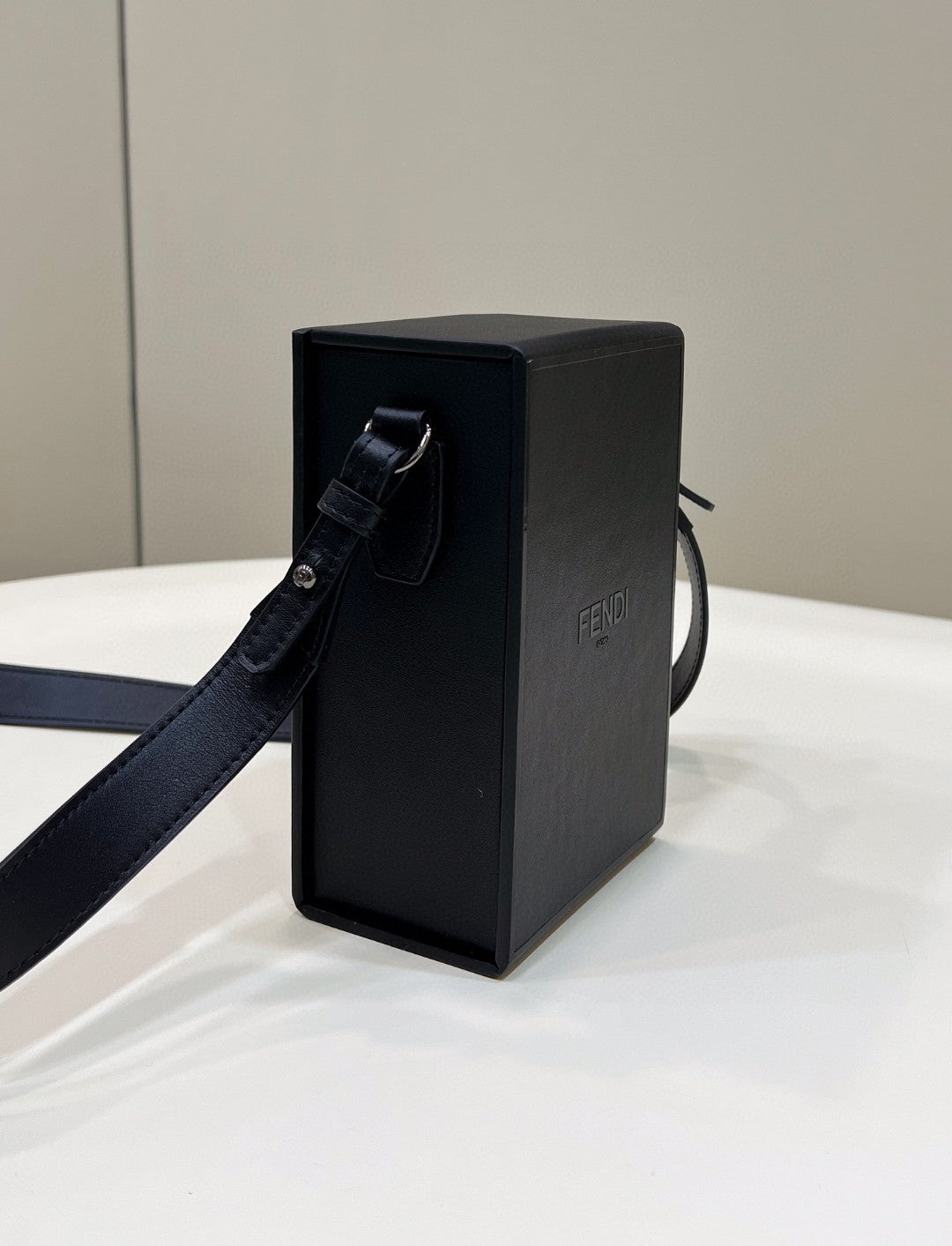 FI Vertical Box Black RM 6,400 Bag For Woman 17cm/6.5in 7VA519AFB3F1Z35