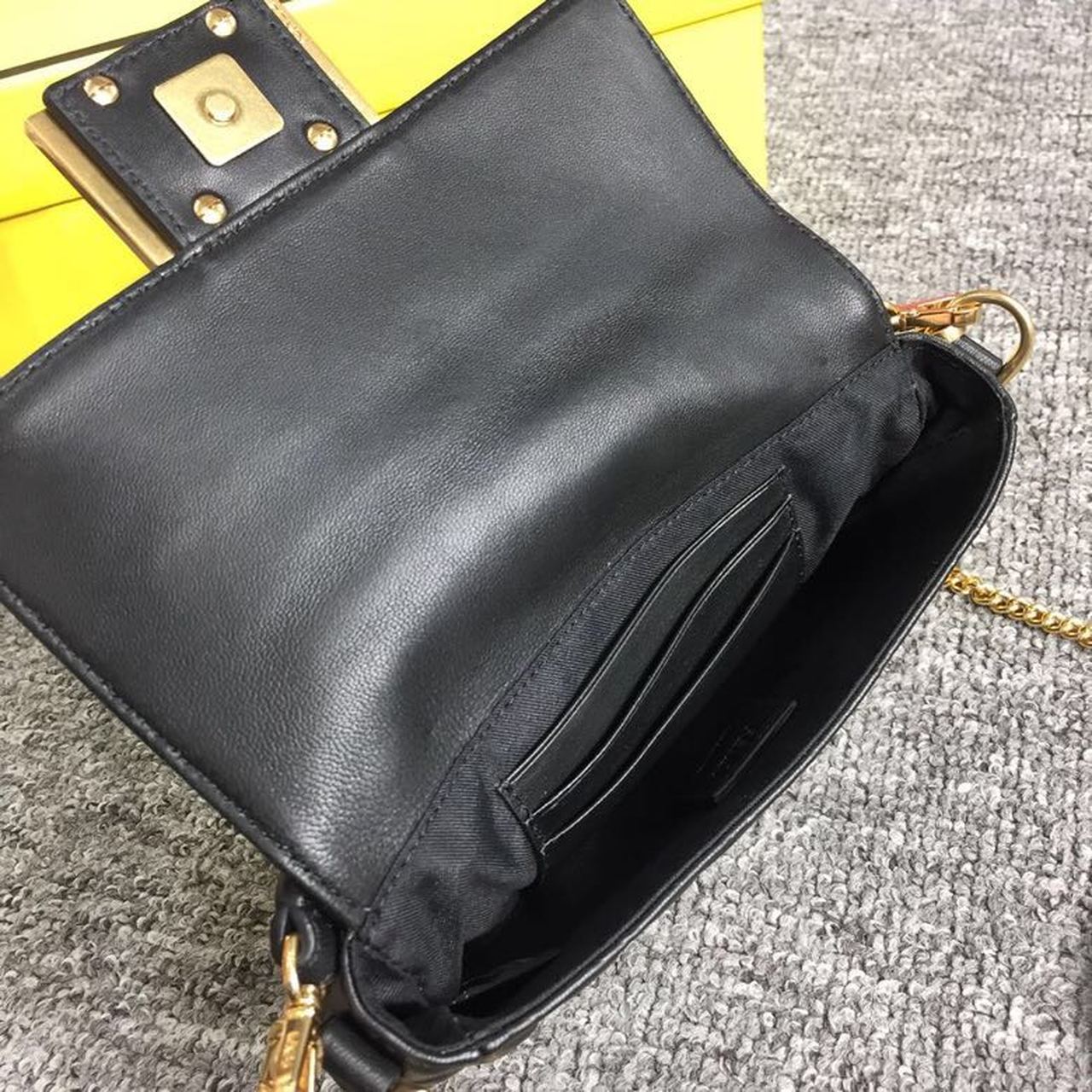 FI Baguette Nappa Black For Women, Women’s Handbags, Shoulder And Crossbody Bags 7.4in/19cm FF 8BS017A72VF15ZW