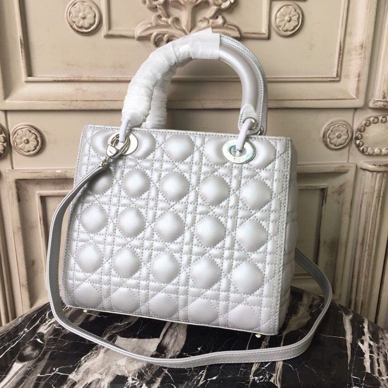 DI Medium Opaline Gray Pearlescent Cannage Lady Bag Hardware Pearl Gold For Women 9.5in/24cm CD