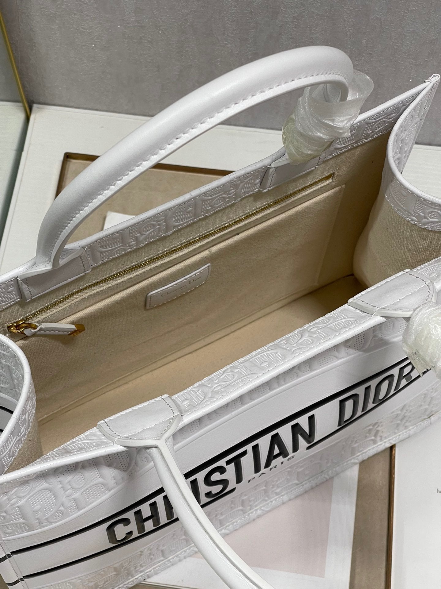 DI Medium Book Tote White, For Women, Women’s Handbags 14in/36cm CD