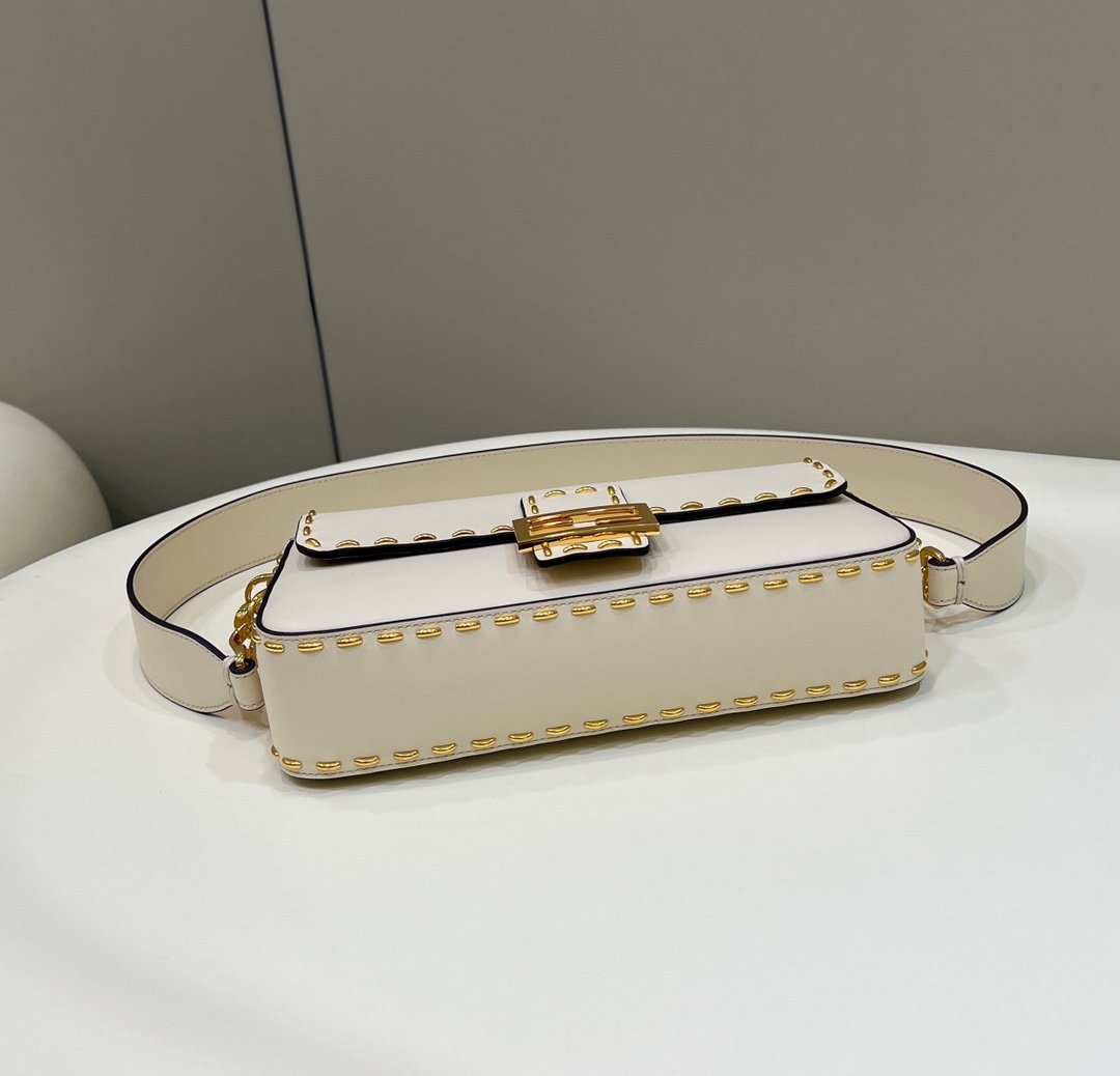 FI Mon Baguette Medium White Bag For Woman 28cm/11in 8BR600AHMQF1FIR