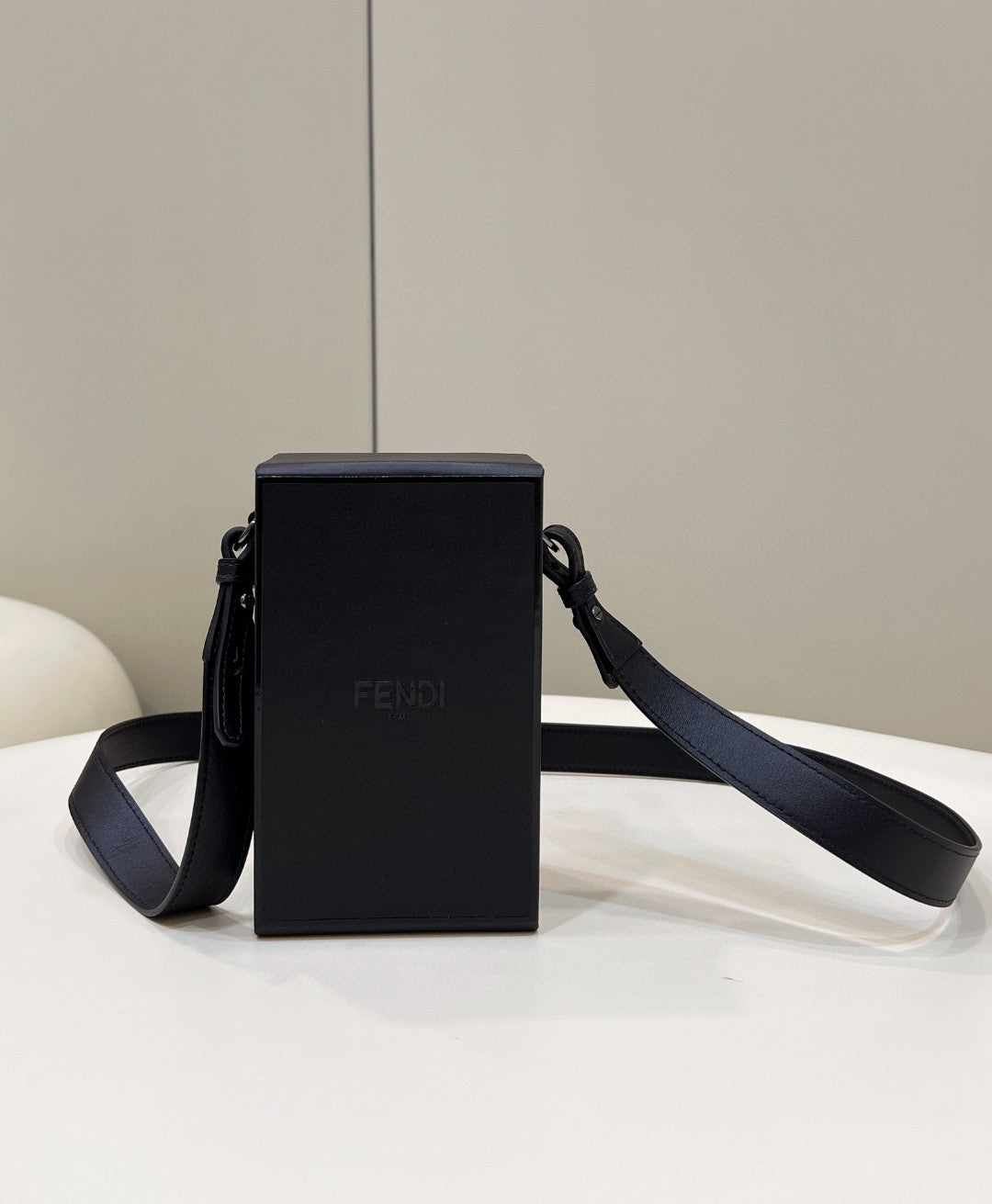 FI Vertical Box Black RM 6,400 Bag For Woman 17cm/6.5in 7VA519AFB3F1Z35