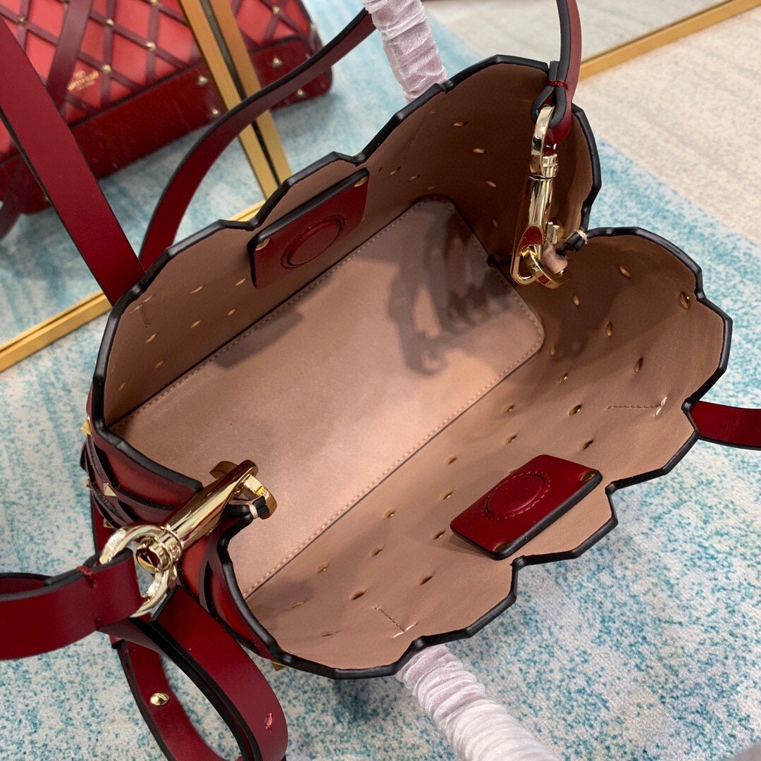 Valentino Garavani Beehive Small Bag Red, For Women, Women’s Bags 9in/22.9cm
