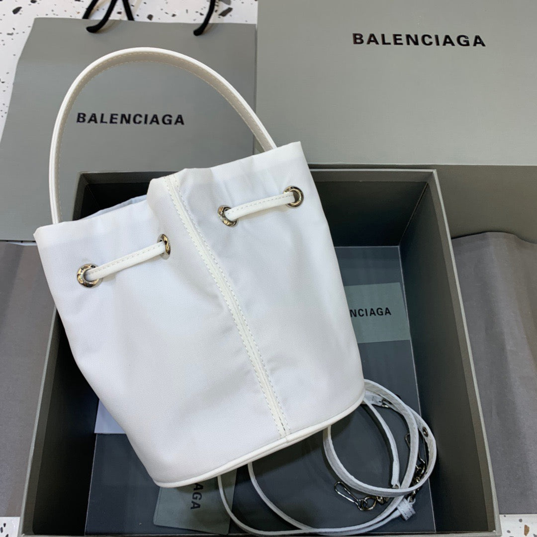 Balen Le Cagole Medium Bucket Bag In White, For Women, Bags 11.8in/30cm