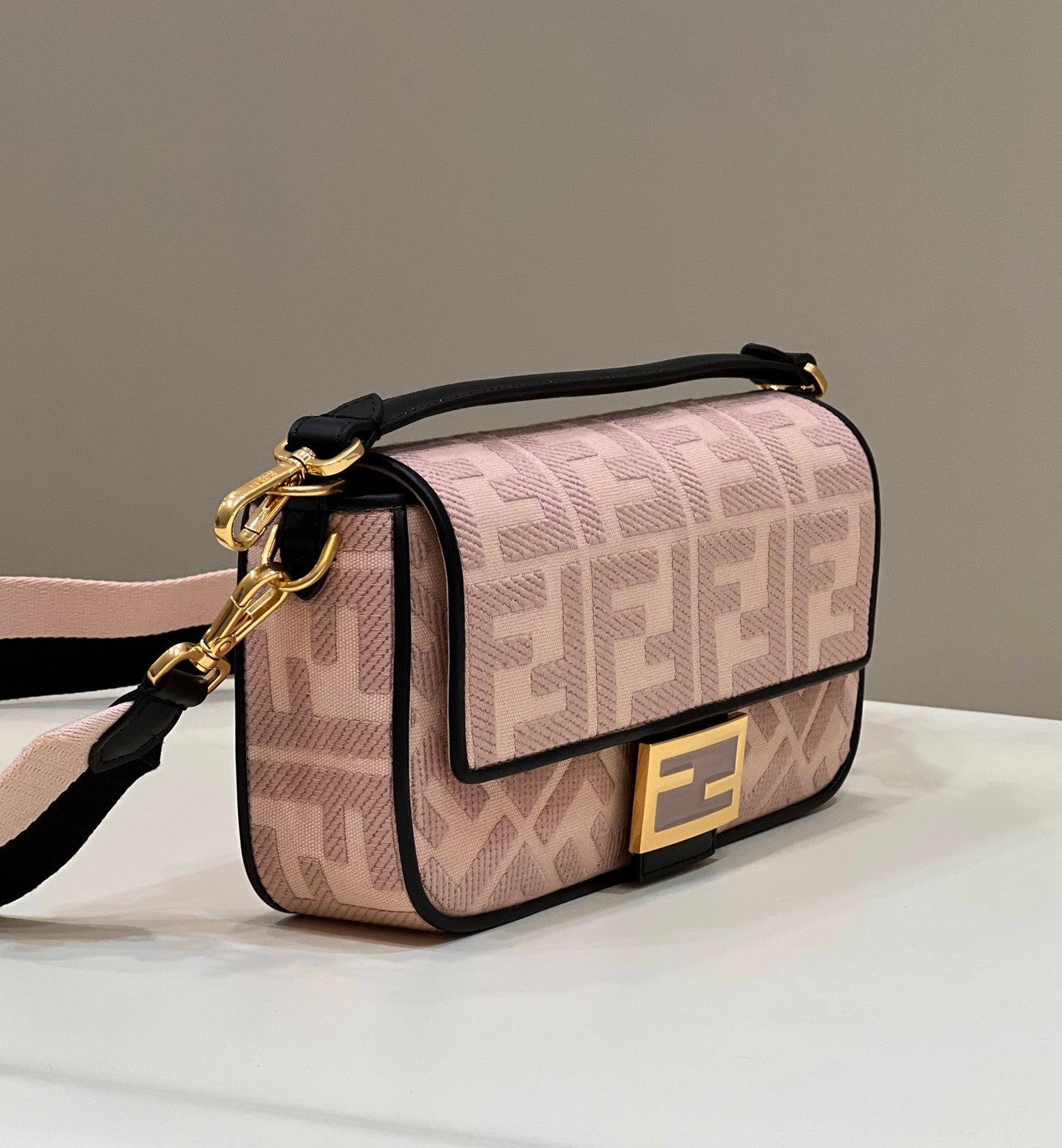 FI Baguette Light Pink For Women, Women’ Handbags, Shoulder And Crossbody Bags 10.6in/27cm FF 8BR600