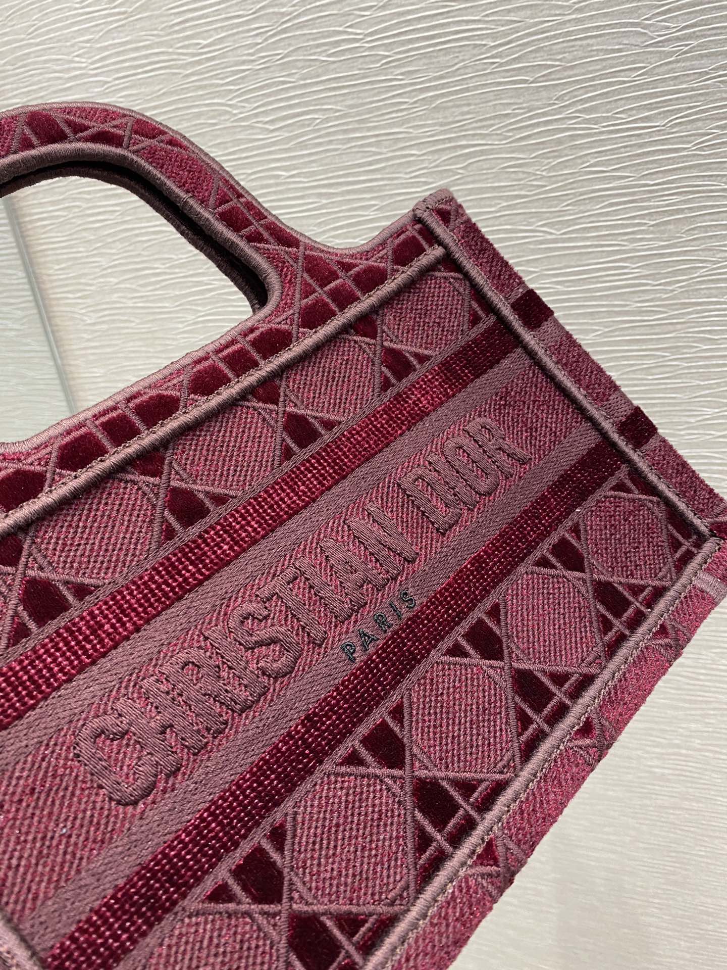 DI Mini Book Tote Red Embroidery Red For Women Women’s Handbag 9in/23cm CD