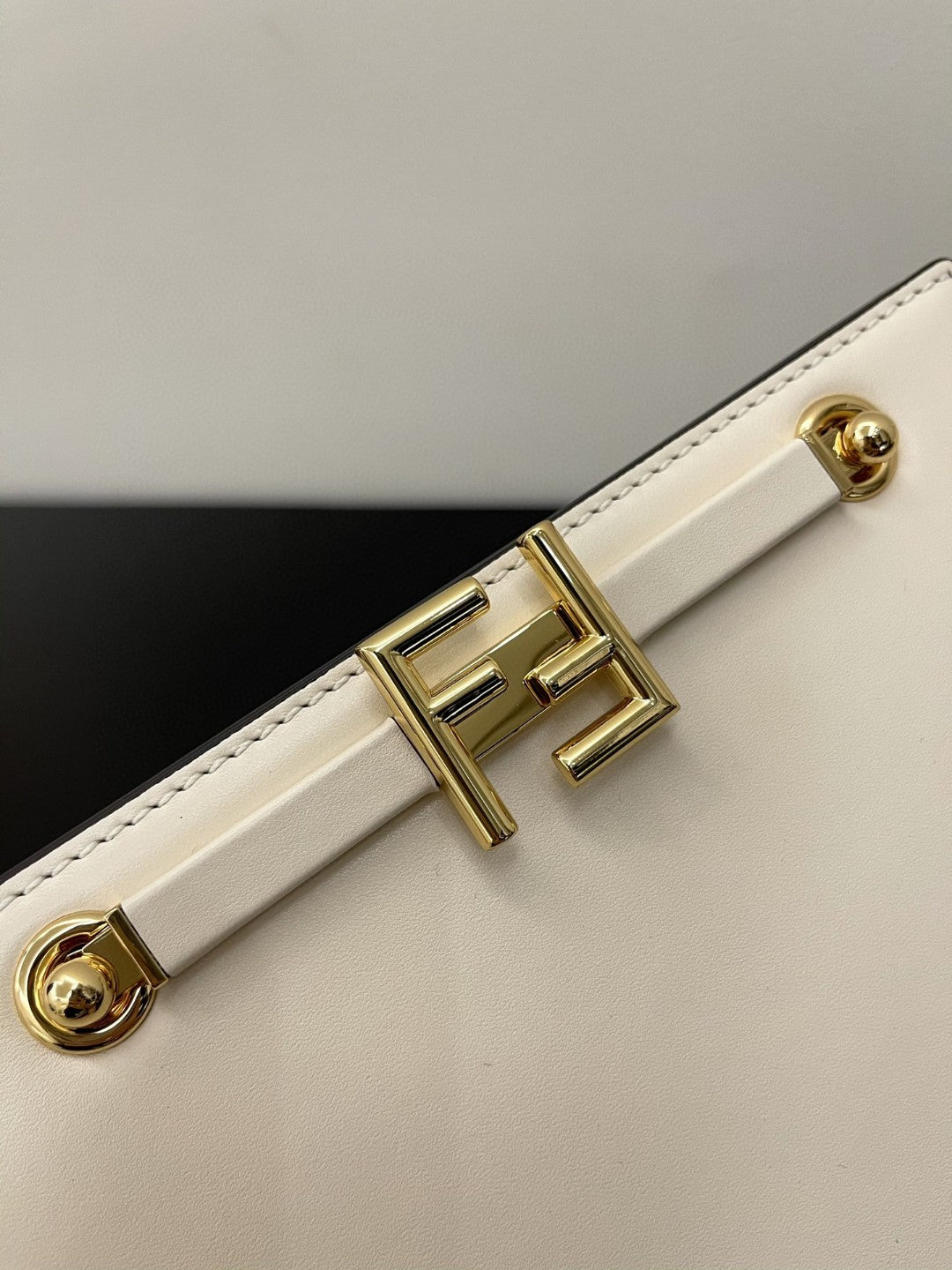 FI Touch White Bag For Woman 19cm/7.5in