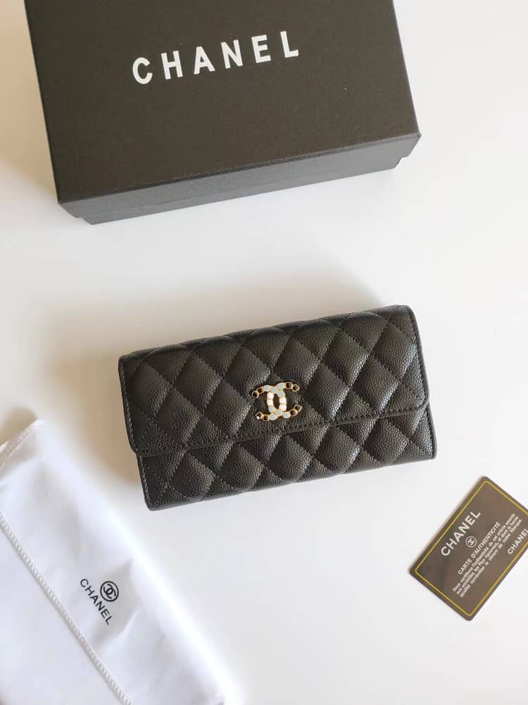 CHL 19 QUILTED BLACK LEATHER WALLET