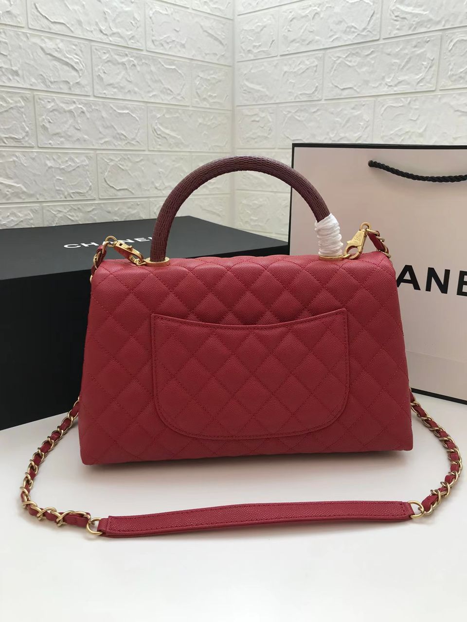 ChanelLarge Flap Bag With Top Handle Red For Women, Women’s Handbags, Shoulder And Crossbody Bags 11in/28cm A92991