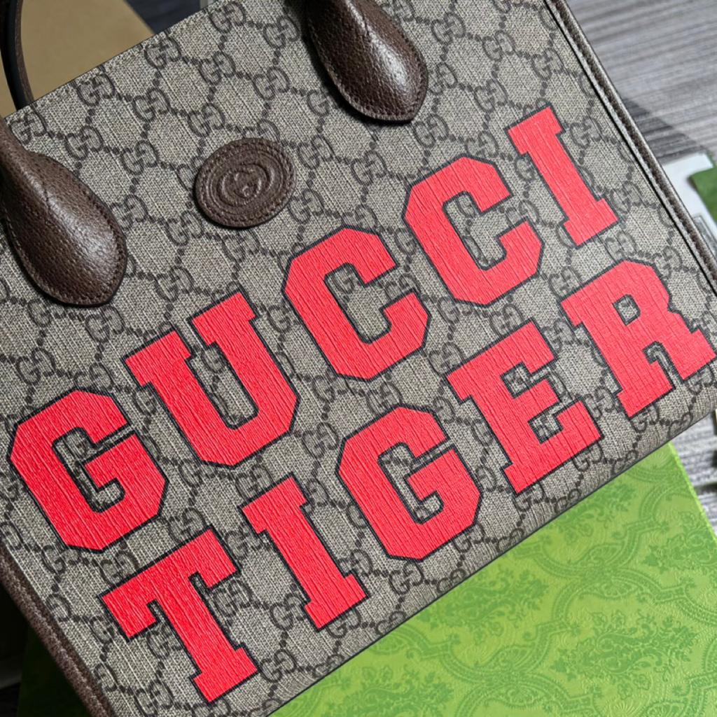 gg Tiger gg Medium Tote Bag Beige And Ebony gg Supreme Canvas Brown For Women 14.8in/37.6cm gg 687827 US7EC 9396