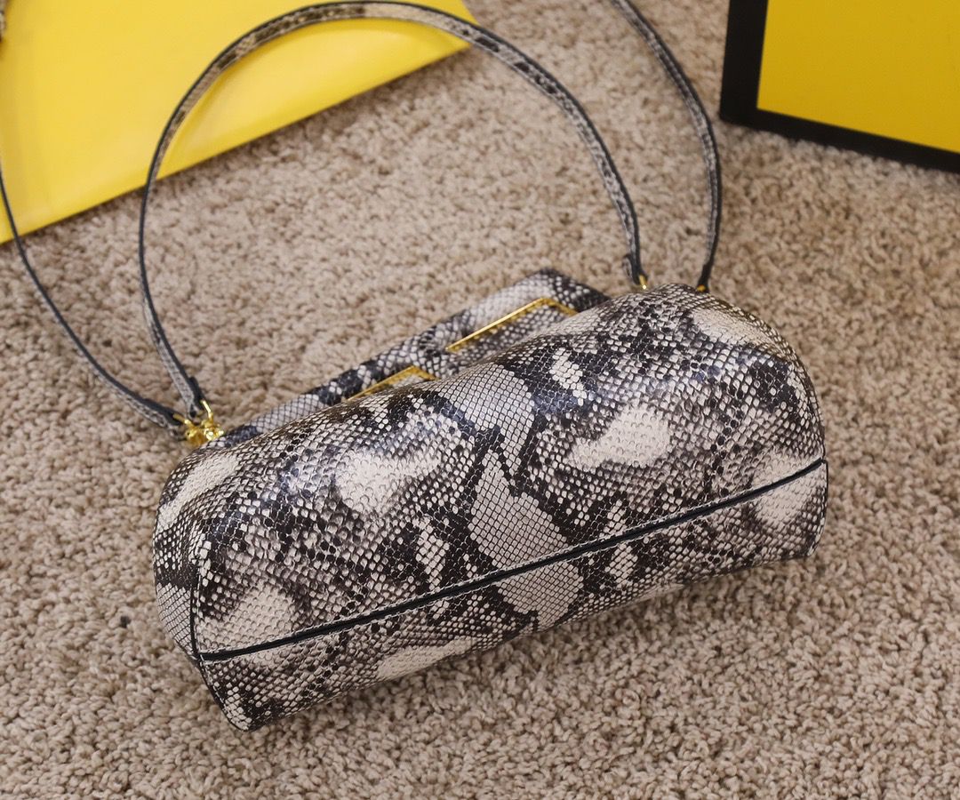 FI First Small Multicolor For Women, Women’s Handbags, Shoulder And Crossbody Bags 10.2in/26cm FF 8BP129AH97F1FEH