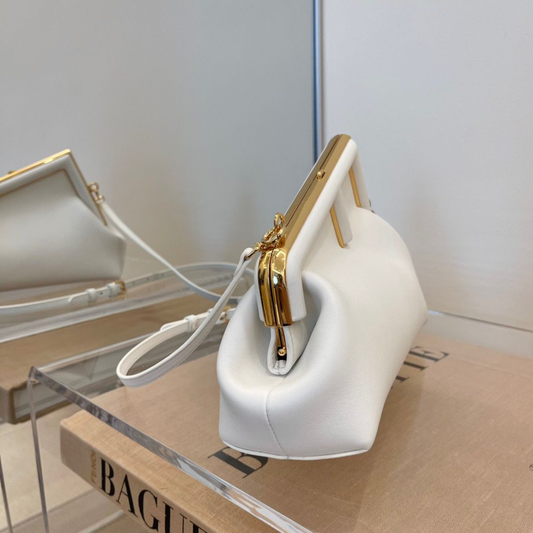 FI First Small White For Women, Women’s HandBags, Shoulder And Crossbody Bags 10.2in/26cm FF 8BP129ABVEF1C76