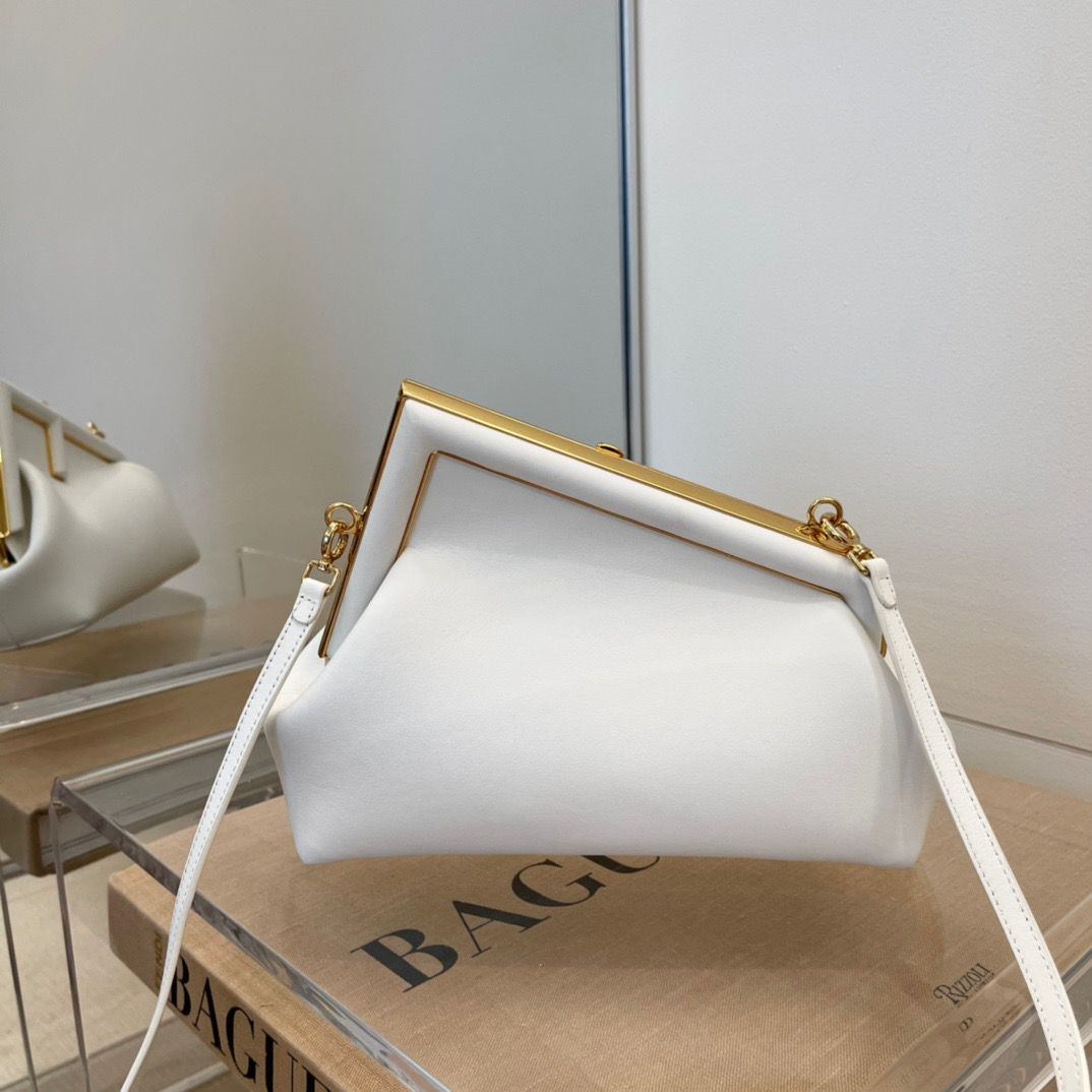 FI First Small White For Women, Women’s HandBags, Shoulder And Crossbody Bags 10.2in/26cm FF 8BP129ABVEF1C76