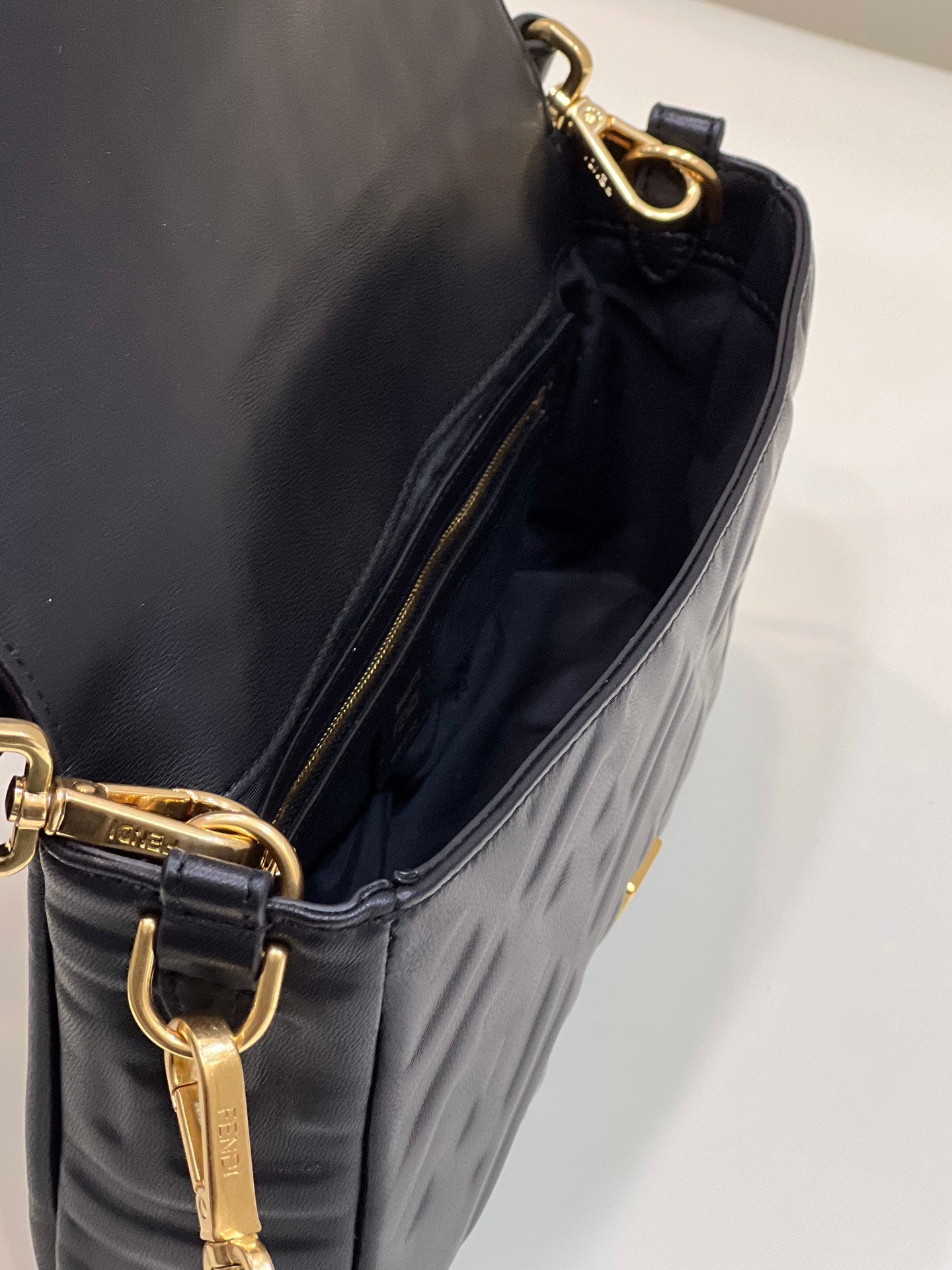 FI Baguette Black For Women, Women’s Handbags, Shoulder And Crossbody Bags 10.6in/27cm FF 8BR600A72VF15ZW