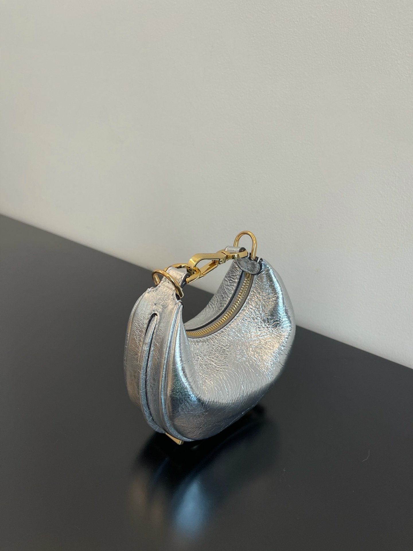 FI Nano FIgraphy Silver For Women, Women’s Handbags 6.7in/17cm FF 7AS089AISPF1HIC