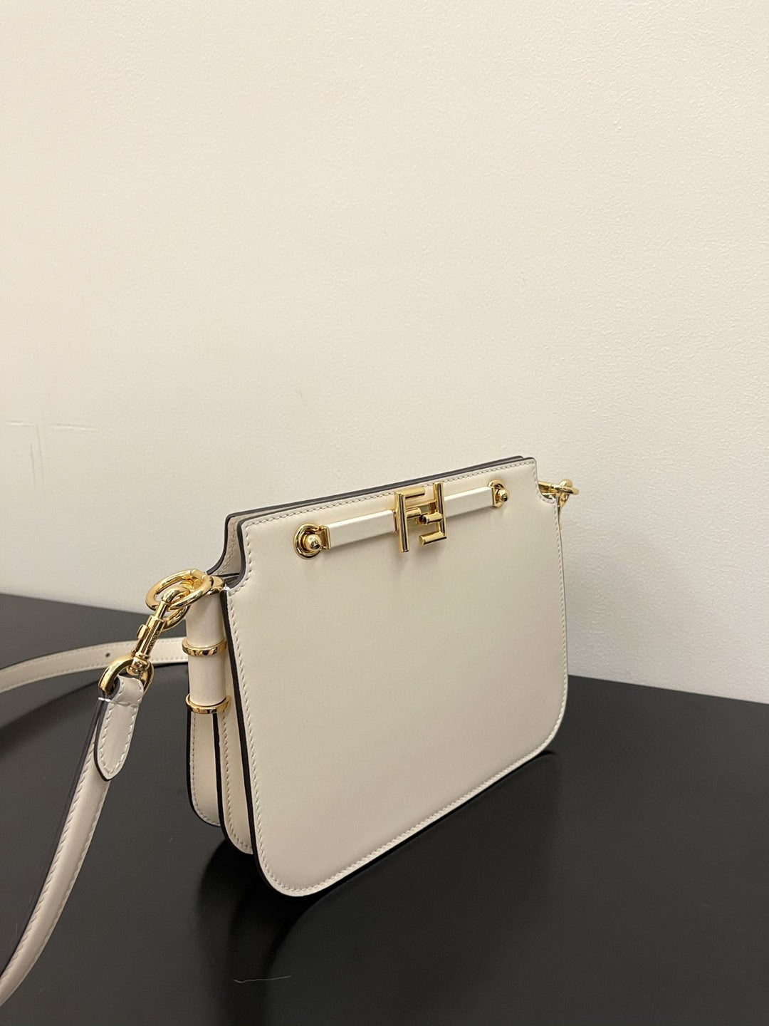 FI Touch White Bag For Woman 19cm/7.5in