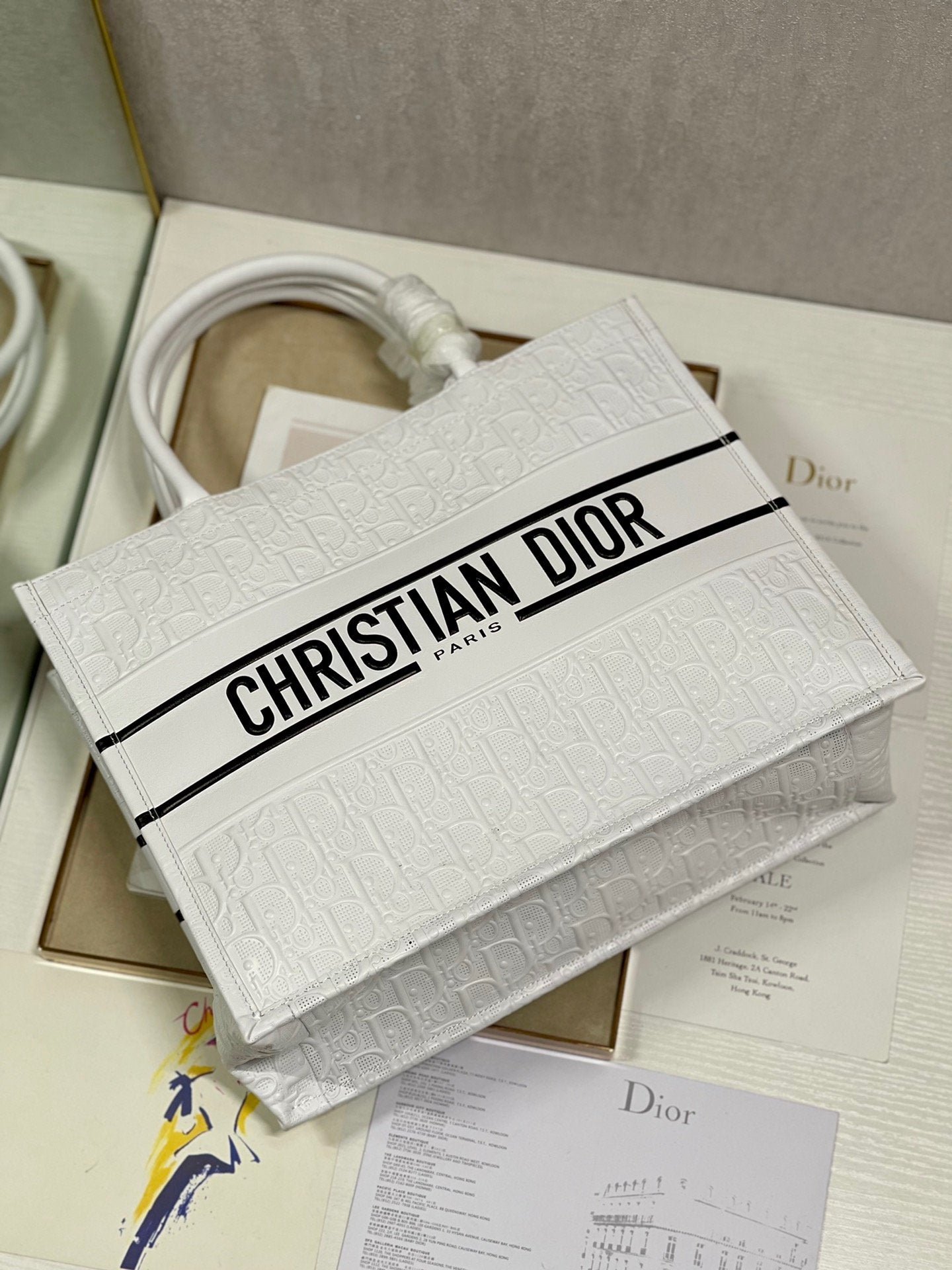 DI Medium Book Tote White, For Women, Women’s Handbags 14in/36cm CD