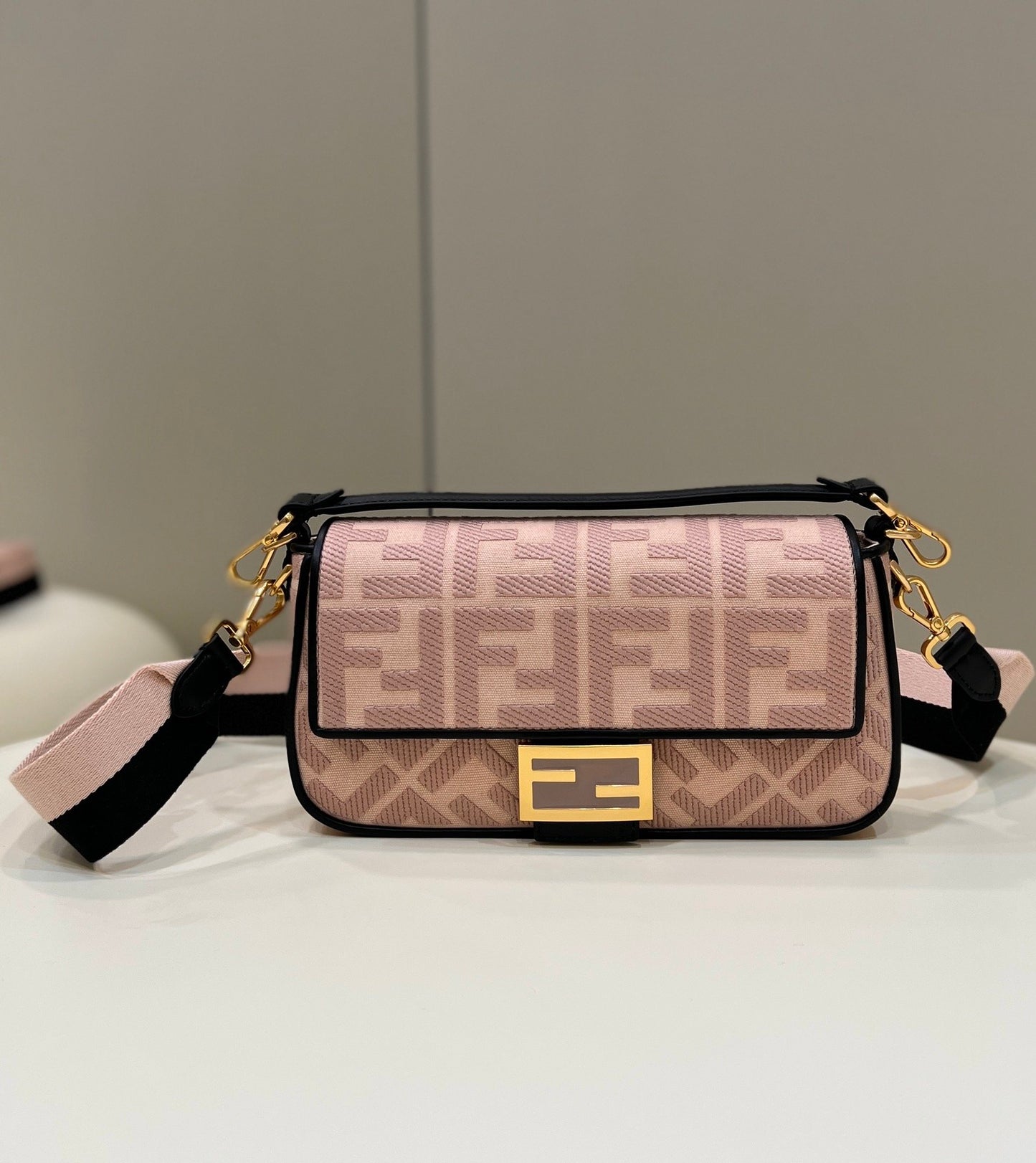 FI Baguette Light Pink For Women, Women’ Handbags, Shoulder And Crossbody Bags 10.6in/27cm FF 8BR600