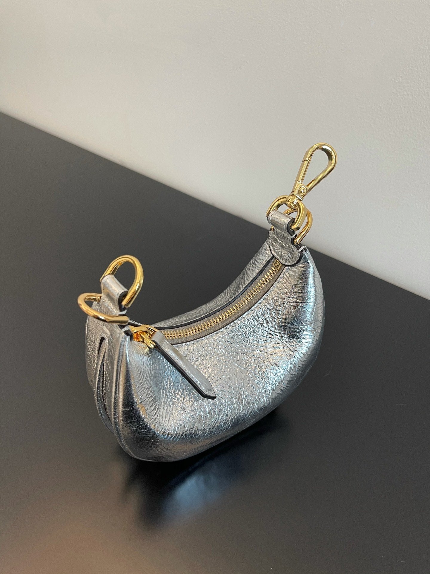 FI Nano FIgraphy Silver For Women, Women’s Handbags 6.7in/17cm FF 7AS089AISPF1HIC