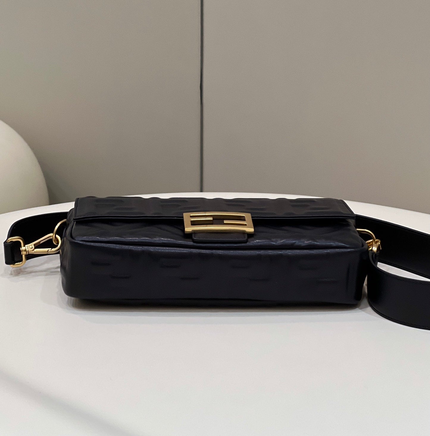 FI Baguette Black For Women, Women’s Handbags, Shoulder And Crossbody Bags 10.6in/27cm FF 8BR600A72VF15ZW