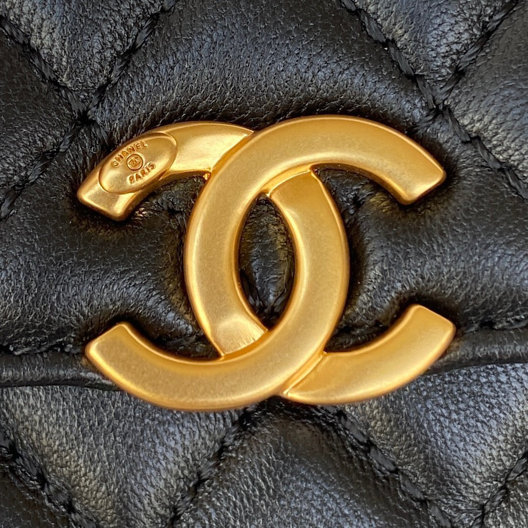 Chanel Clutch With Chain Gold Hardware Black For Women, Women’s Handbags, Shoulder Bags 5.7in/14.5cm AP2945