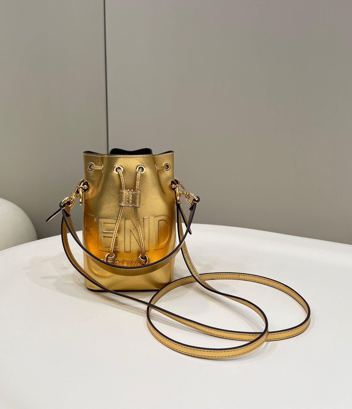 FI Mon Tresor Gold For Women, Women’s Handbags, Shoulder And Crossbody Bags 7in/18cm FF 8BS010AK61F1GNN