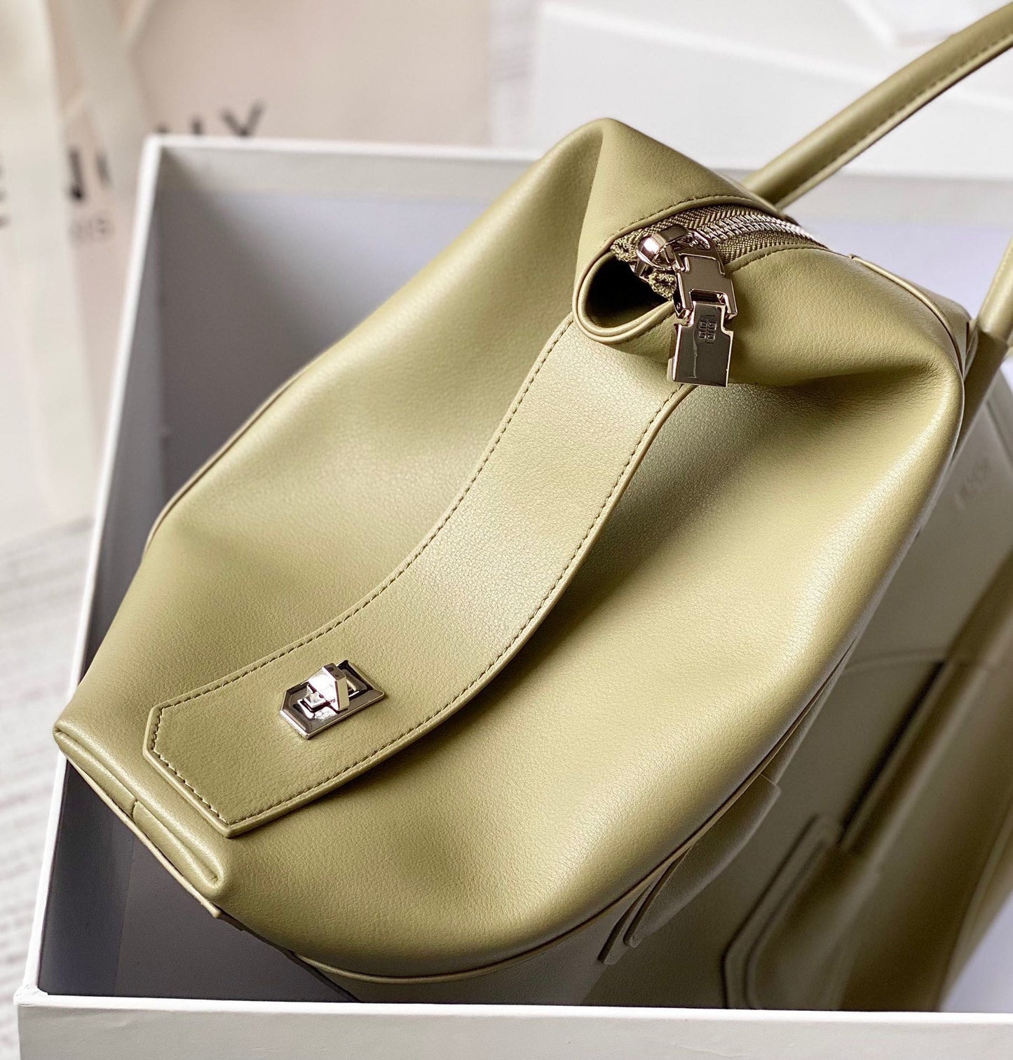 gv Small Antigona Soft Bag Green For Women, Handbags, Shoulder Bags 17.7in/45cm GVC