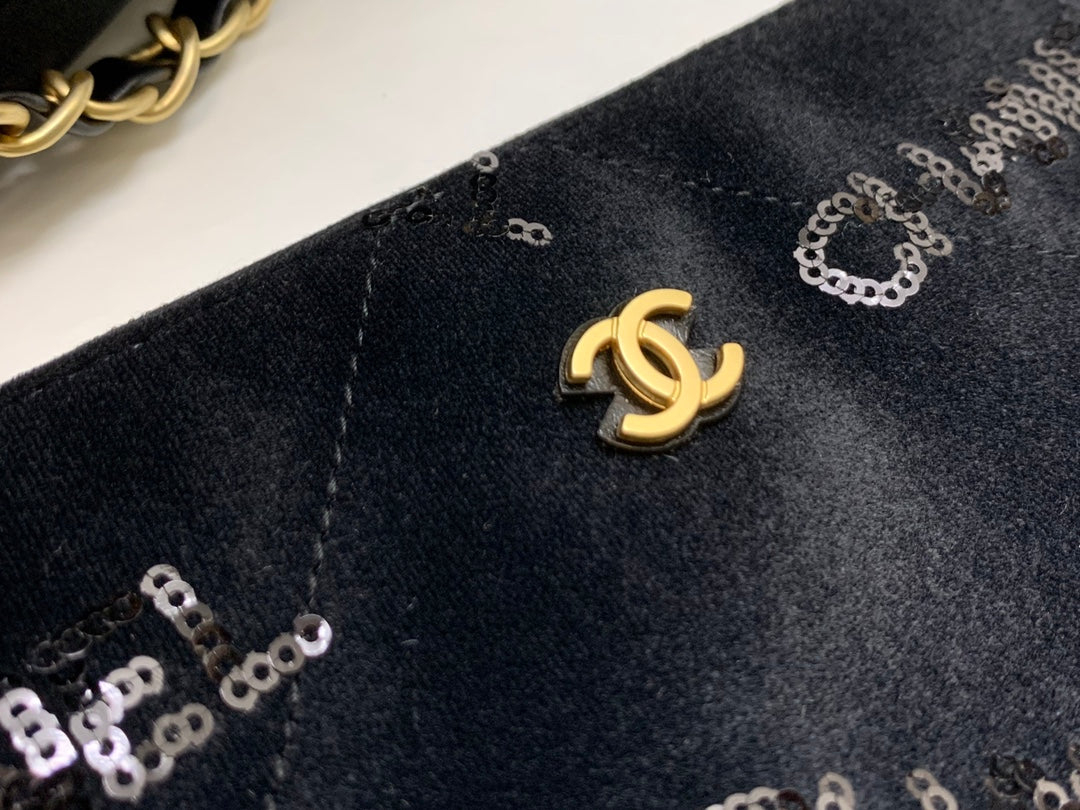 ChanelSmall Chanel22 Handbag Black For Women, Women’s Bags 11.8in/30cm