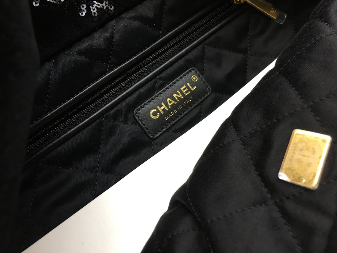 ChanelMedium Chanel22 Handbag Black For Women, Women’s Bags 16.4in/42cm AS3261 B09102 94305