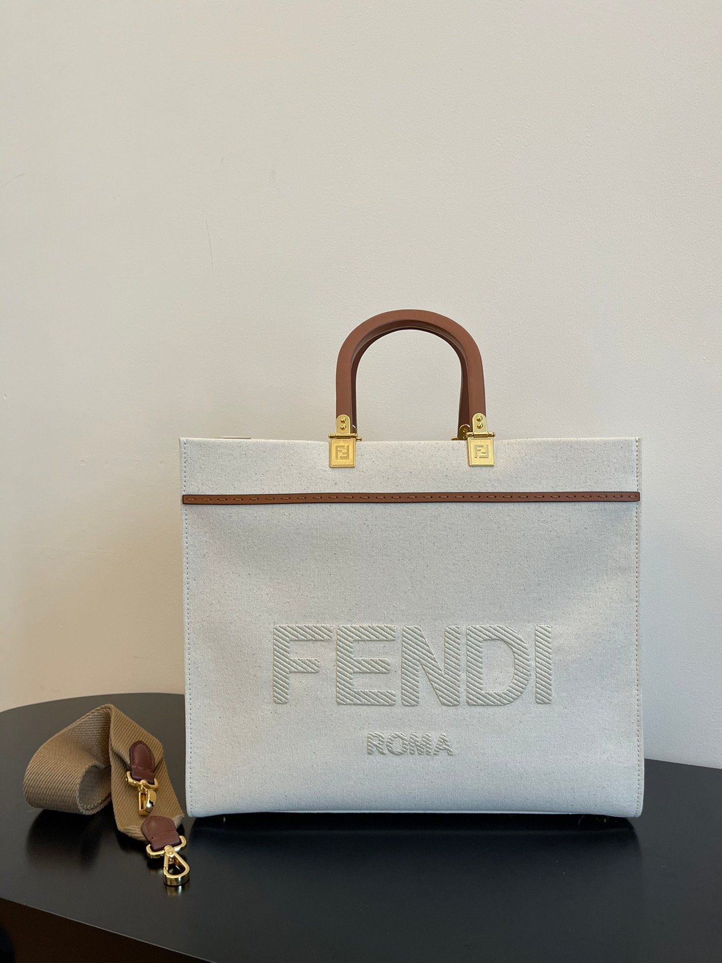 FI Sunshine Medium Tote Bag Light Grey Canvas For Women, Women’s Bags, Shoulder Bags 13.8in/35cm FF 8BH386