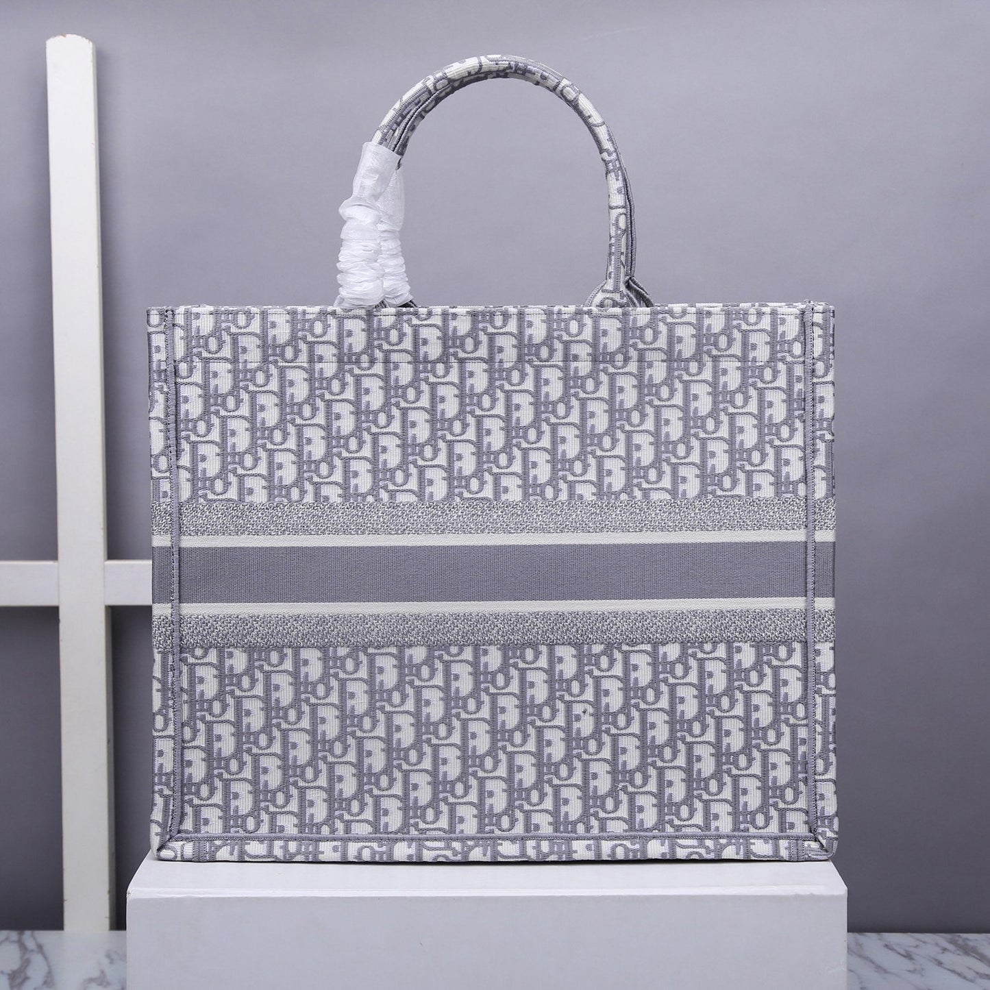 DI Large Book Tote Gray, For Women, Women’s Handbags 16.5in/42cm CD M1286ZRIW_M932