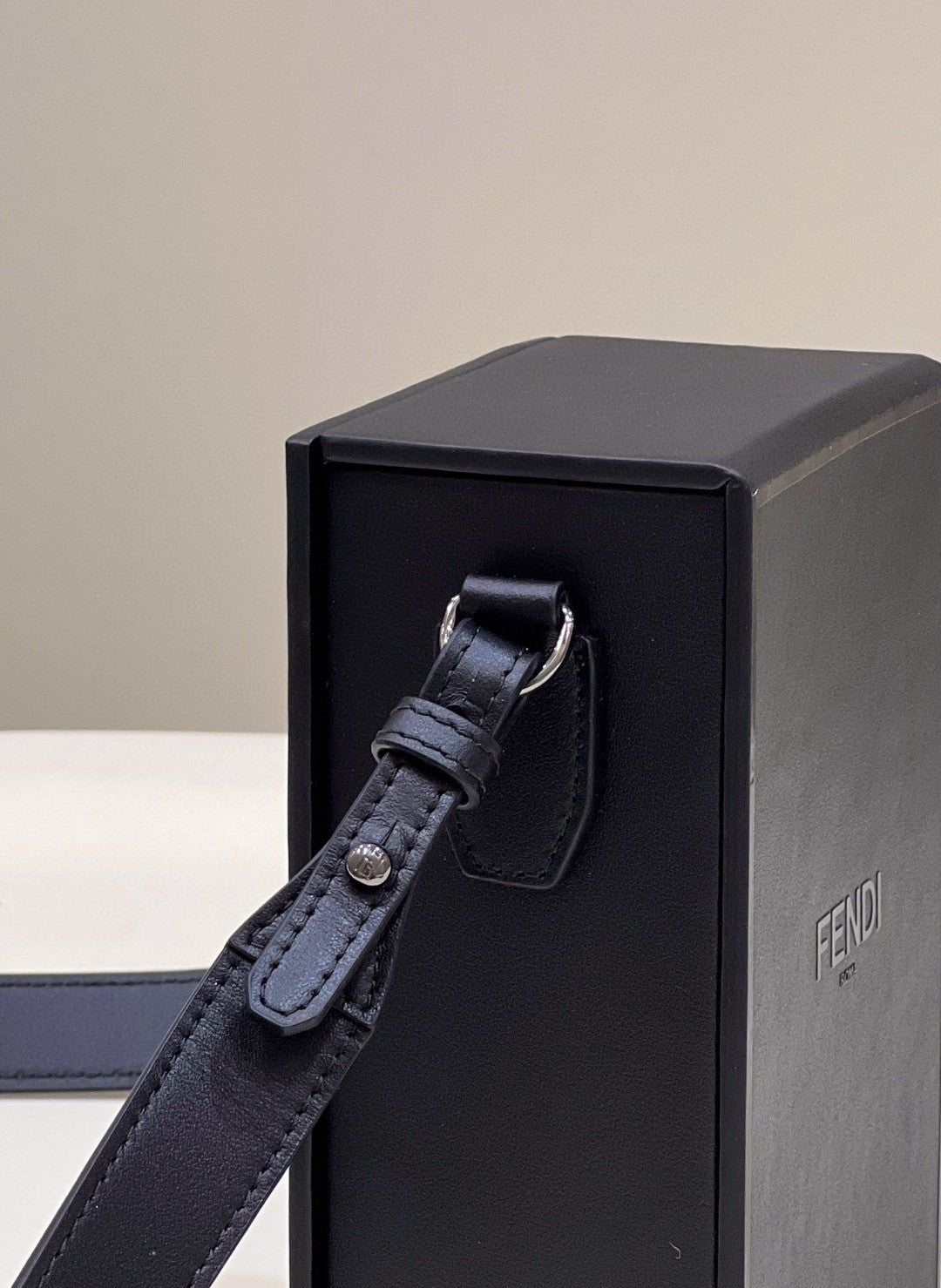 FI Vertical Box Black RM 6,400 Bag For Woman 17cm/6.5in 7VA519AFB3F1Z35