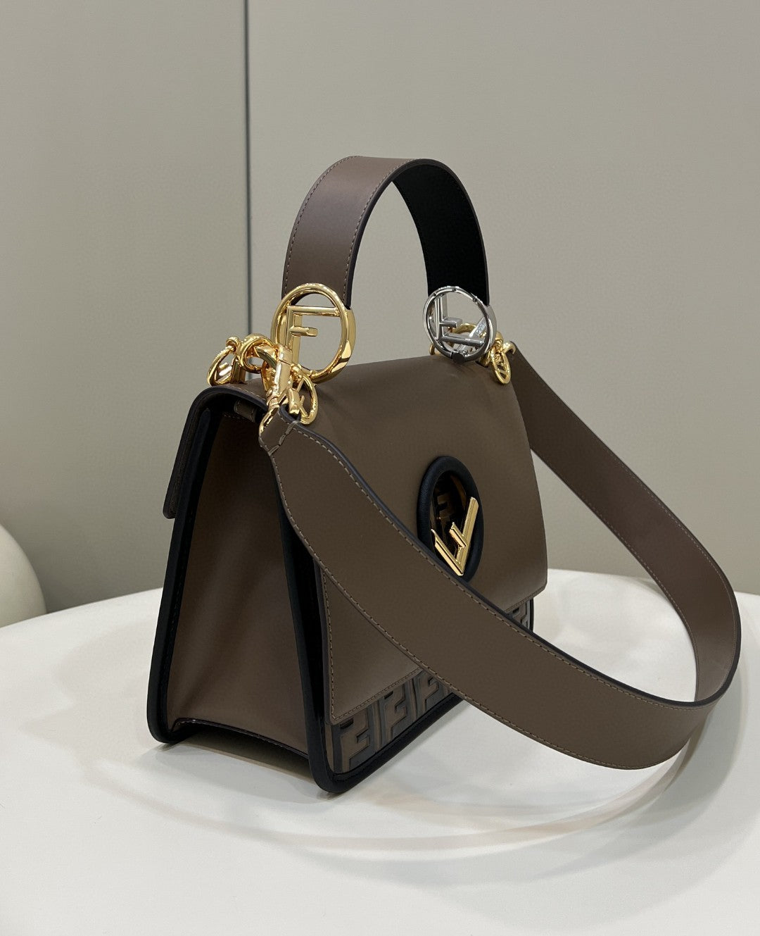 FI Kan I F Medium Brown Bag For Woman 18cm/7in 8BT284A651F13VK