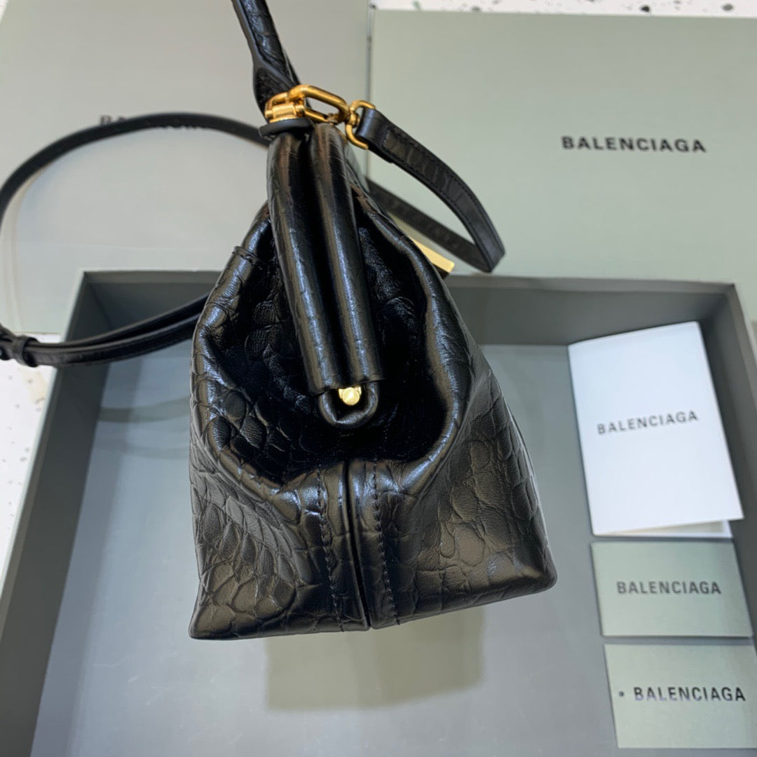 Balen Small Editor Bag In Black, For Women, Bags 13in/33cm