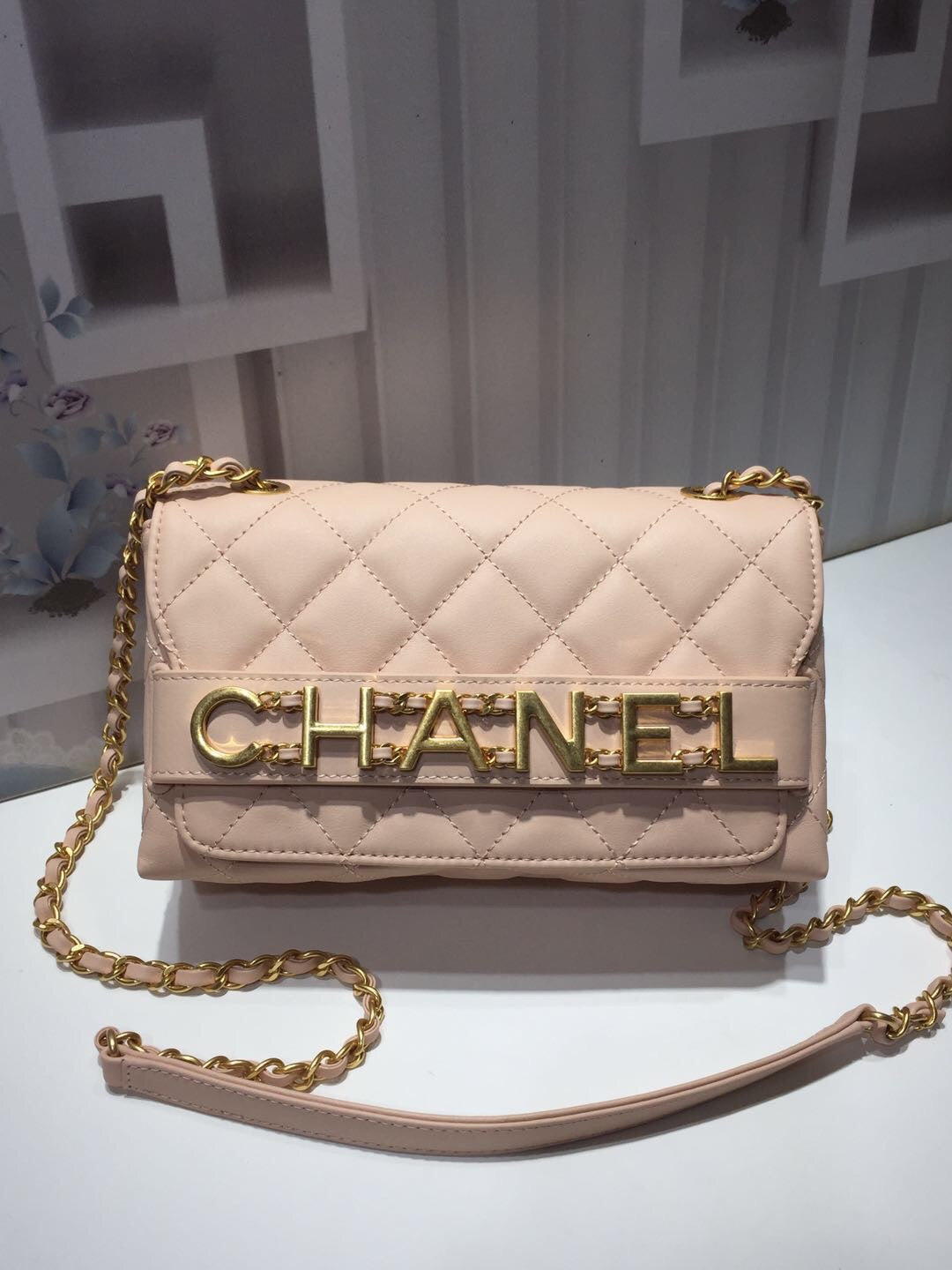 ChanelFront Logo Small Flap Bag Gold Hardware Creme For Women, Women’s Handbags, Shoulder Bags 8.2in/21cm AS1490