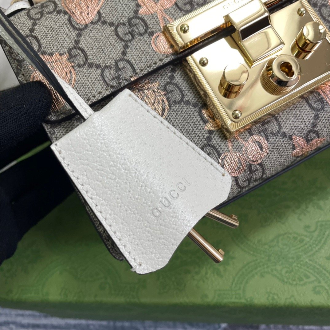 gg Padlock Small gg Strawberry Shoulder Bag Beige For Women, Women’s Bags 7.9in/20cm gg