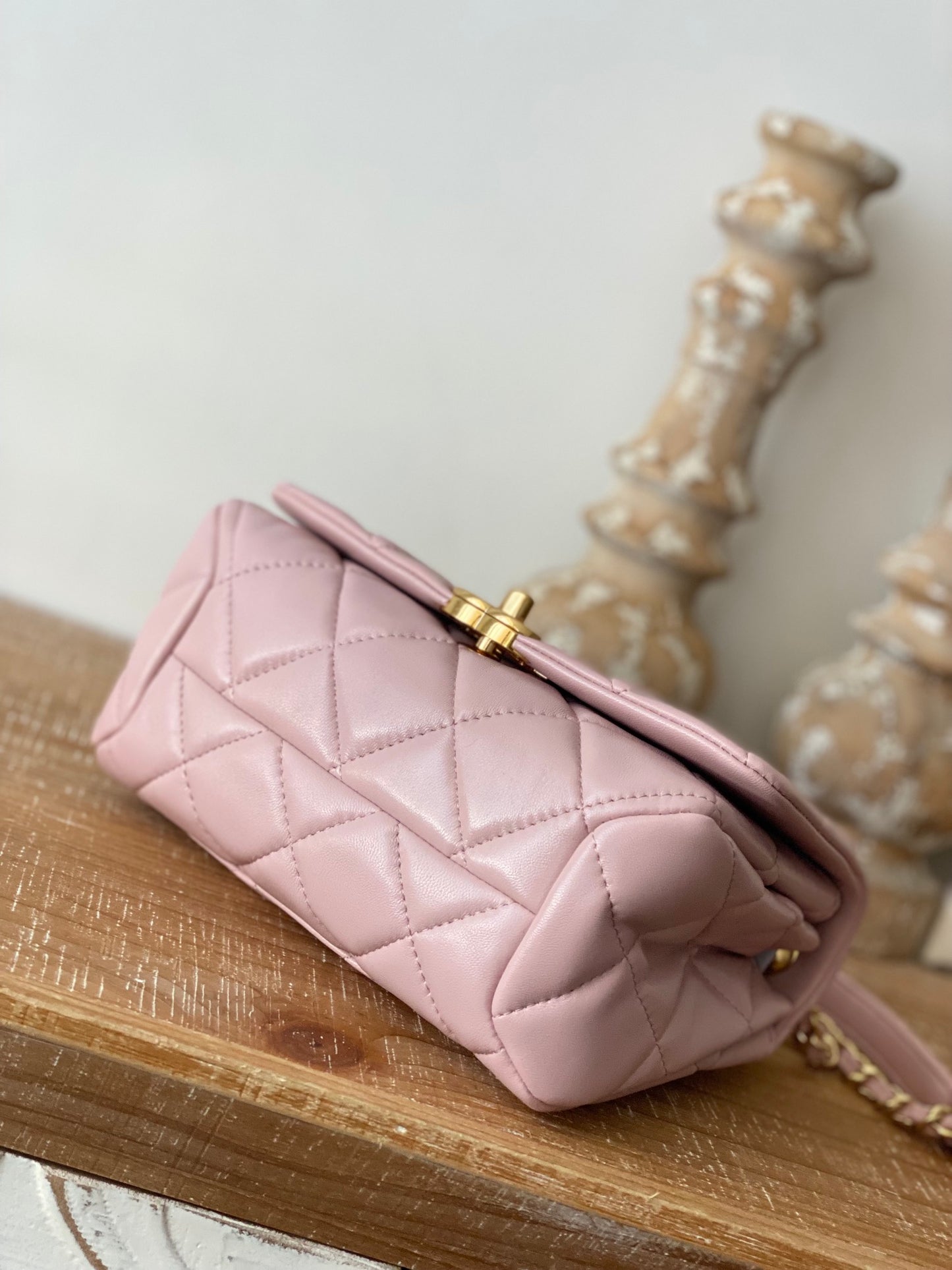 CHL Classic Diamond Flap Bag Light PiNike For Women, Women’s Bags 9.1in/23cm
