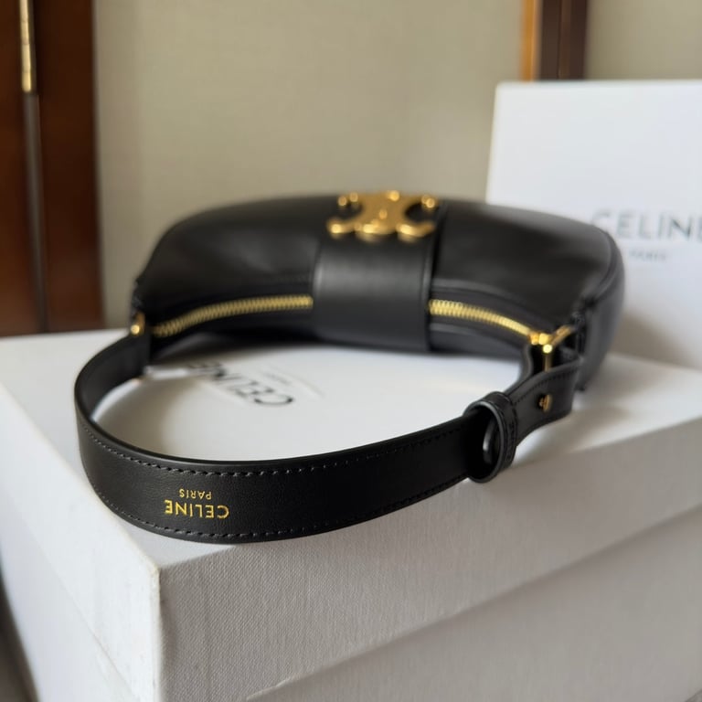 CE AVA TRIOMPHE SOFT BAG IN SMOOTH CALFSKIN
BLACK