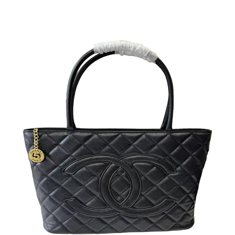 CHL SHOULDER BLACK BAG MEDALLION TOTE