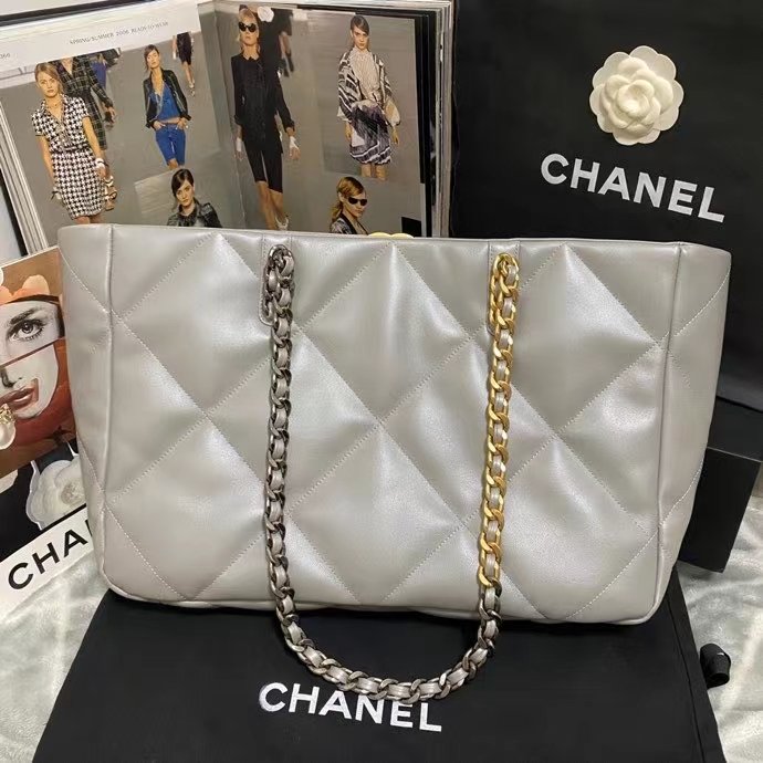 ChanelShopping ChanelBag 19 White For Women, Women’s Bags 16in/41cm