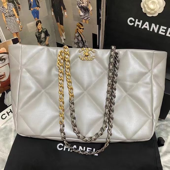 ChanelShopping ChanelBag 19 White For Women, Women’s Bags 16in/41cm